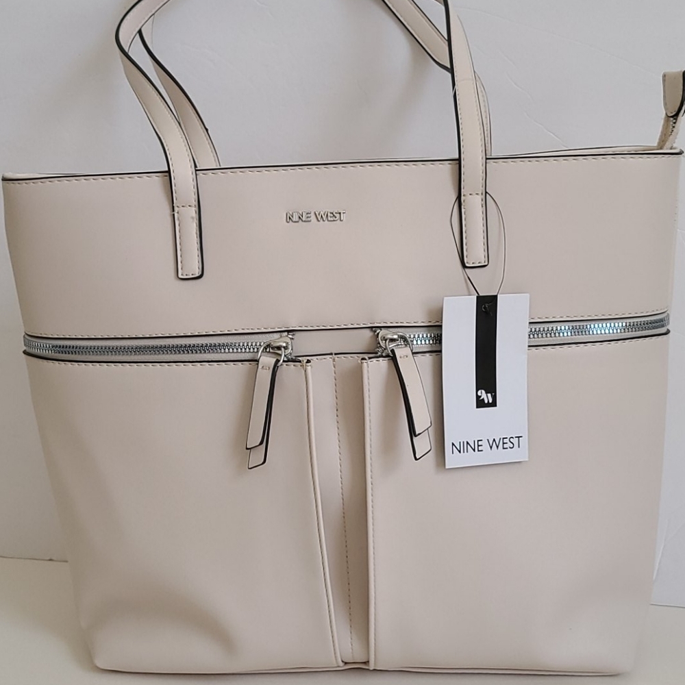🚫NO LONGER AVAILABLE🚫 Nine West Tote - Picture 15 of 17